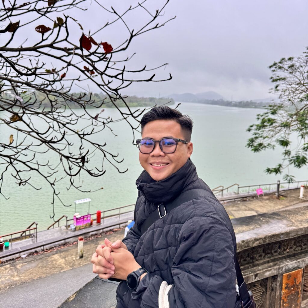 chuyen di ho