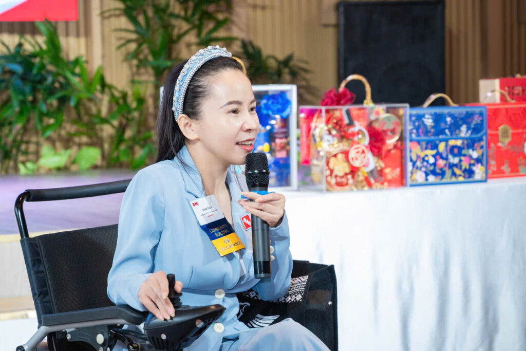 co gai xe lan diem thuy 2